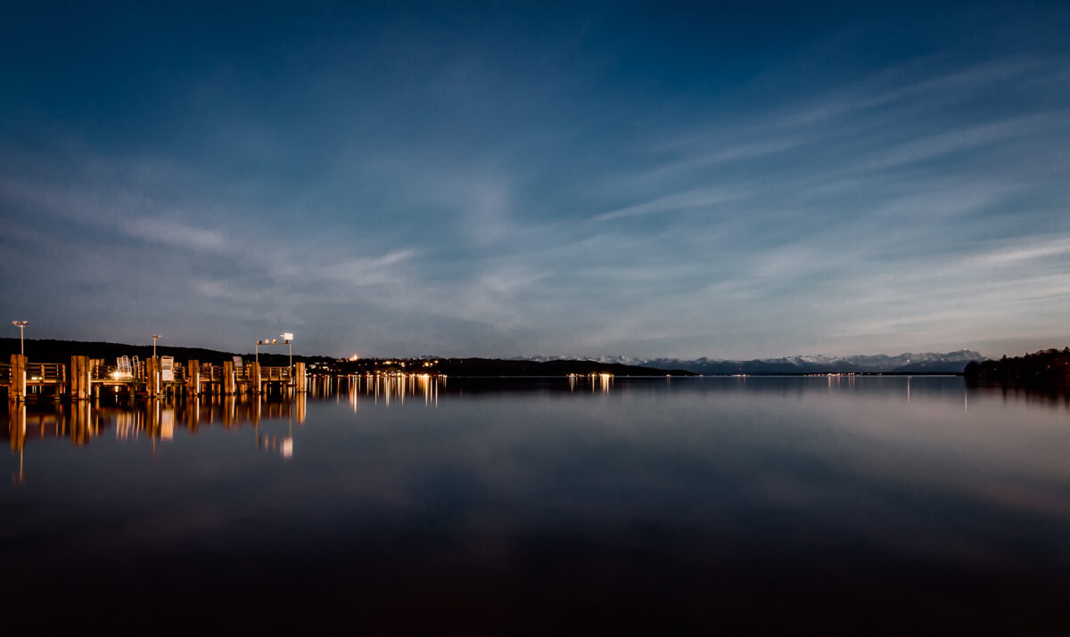 Langzeitbelichtung Starnberger See bei Dämmerung